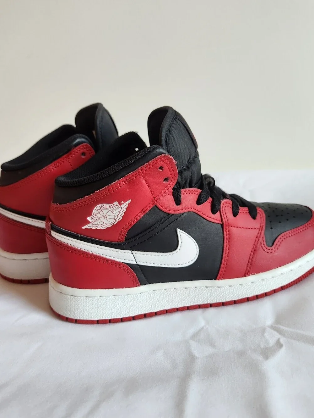 Nike Air Jordan 1 mid, Juniors size 4Y, red/black/white